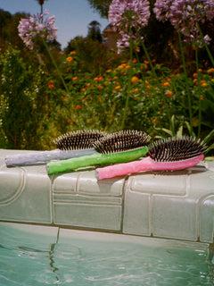 Roseanna x La Bonne Brosse N.02 La Petite Brosse Démêlante & Soin l'Indispensable Tie & Dye Vert