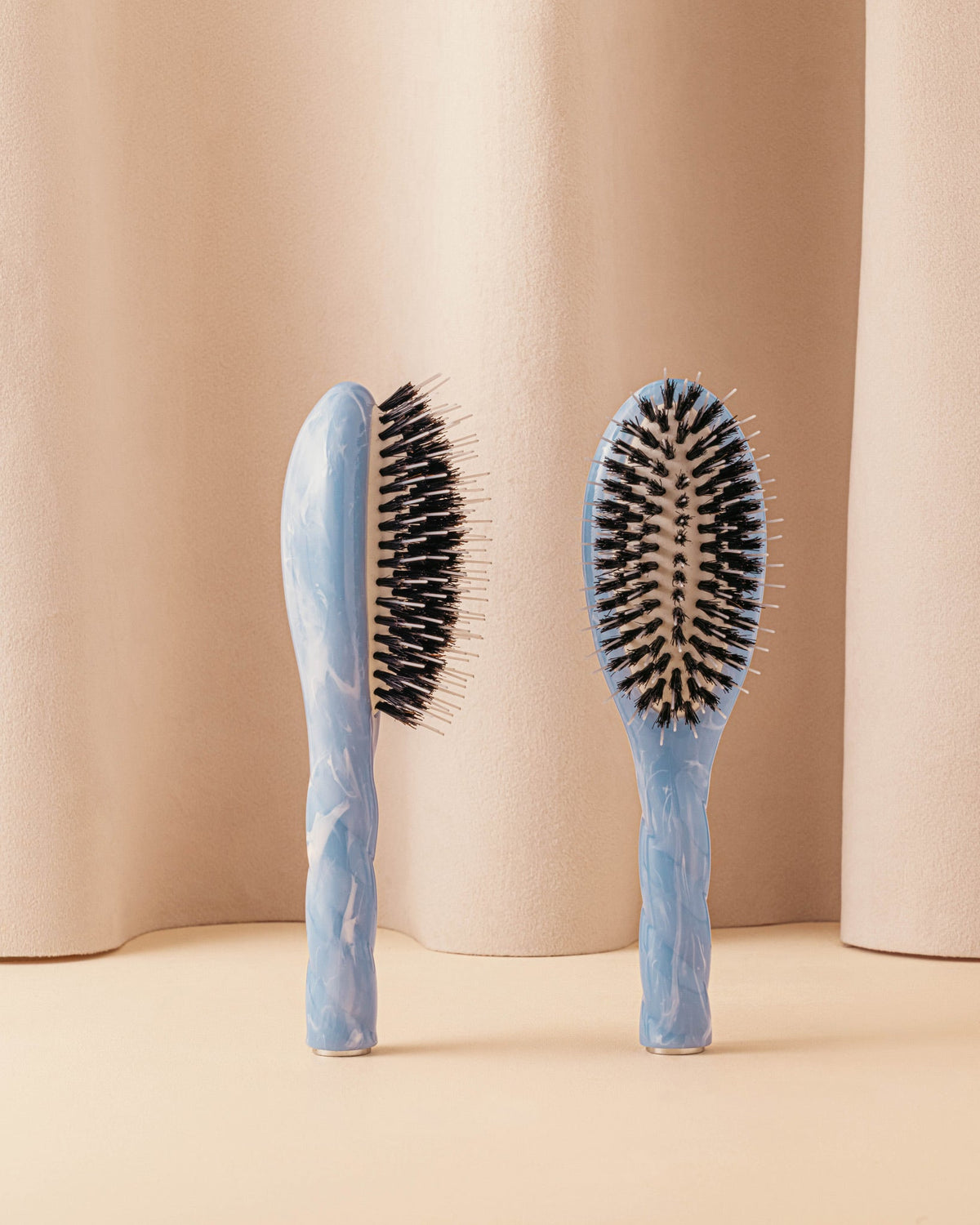 Roseanna x La Bonne Brosse N.02 La Petite Brosse Démêlante & Soin l'Indispensable Tie & Dye Bleu